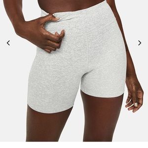 Outdoor Voices Warmup shorts Size M